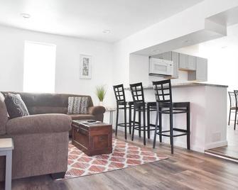 Perfect Mount Washington Home Walkable w Parking - Pittsburgh - Sala de estar