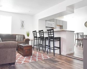 Perfect Mount Washington Home Walkable w Parking - Pittsburgh - Sala de estar