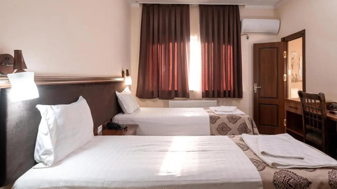 Hotel Makon Complex