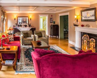 Cranmore Inn and Suites, a North Conway boutique hotel - North Conway - Lobi