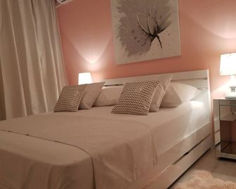 property type is apartment in house. Apartment is for 4 people - Omis - Chambre