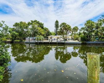 The Village House by Beachside Management - Siesta Key - Außenansicht