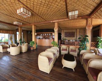 Kma Inle Hotel - Nyaungshwe - Lobby