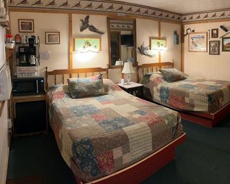 Birchwood Resort & Campground - Cadillac - Camera da letto