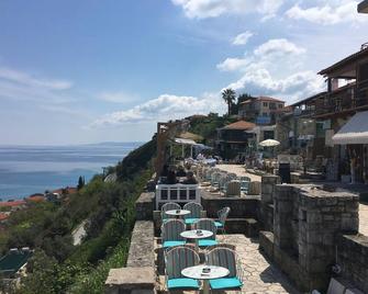 Stone Villa With Sea View, 4-6 Persons, Quiet Location - Solina - Edificio