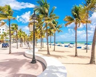Ft. Lauderdale Beach Artistic Oasis With Bbq - Fort Lauderdale - Beach