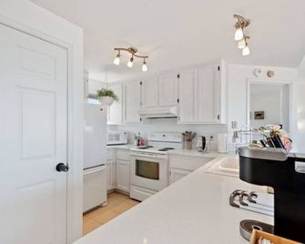 Perch - West Beach Point - Oak Harbor - Kitchen