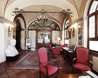 Relais Il Postiglione - Antica Posta dei Chigi - Campagnano di Roma