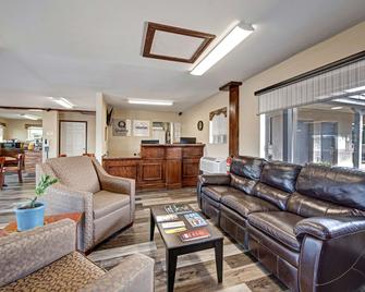Quality Inn near Mesa Verde - Cortez - Living room