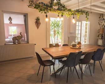 L'Échappée Flamande, Convivalité, Billard, Cheminée, 8 pers - Armbouts-Cappel - Salle à manger