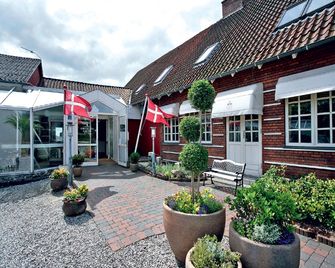Hotel Hørning Kro - Hørning - Edificio