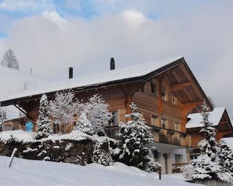 Cozy apartment with a beautiful view, quiet location. - Habkern - Edificio