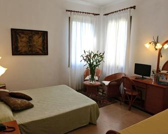 Hotel Villa Orio - Venice - Bedroom