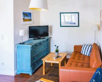 Seeperle mit eigenem Strandkorb - Warnemünde - Wohnzimmer