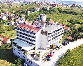 International Hotel & Spa Pristina - Pristina - Edificio
