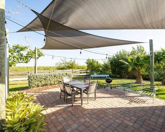 Kelly's Kabin - Adorable Private Summerland Key Cottage - Summerland Key - Patio
