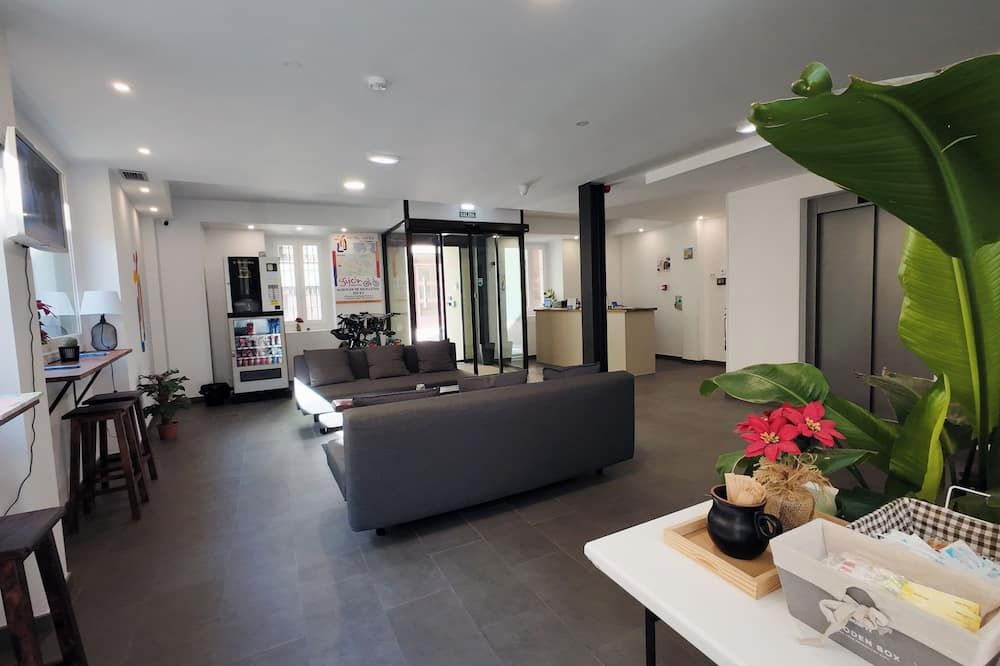 هوتل ميرو - غيخون - غرفة معيشة