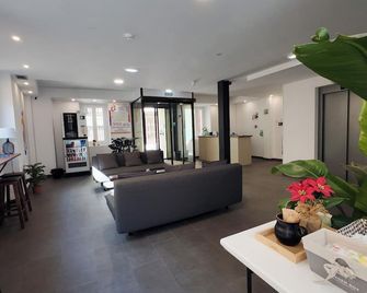 هوتل ميرو - غيخون - غرفة معيشة