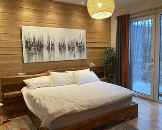 Large Eco Passive Chalet + Hot Tub / 6 bedrooms (14 pers.) - Eastman - Habitación