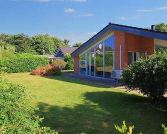 6 Person Holiday Home in Esbjerg V - Esbjerg - Rakennus