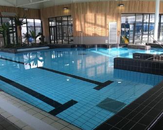 L'Atelier, nature on the horizon - Lorris - Piscina