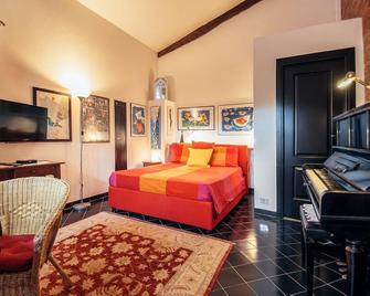 Holiday apartment Moasca for 1 - 2 persons with 1 bedroom - Farmhouse - Moasca - Habitación