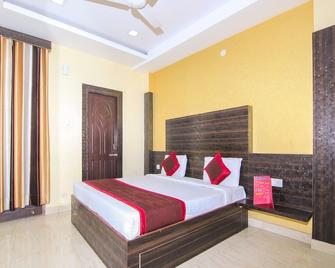 OYO 8393 Hotel Park Avenue - Lucknow - Bedroom