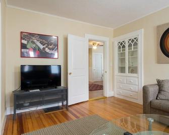 Apartments in Salem - Salem - Living room