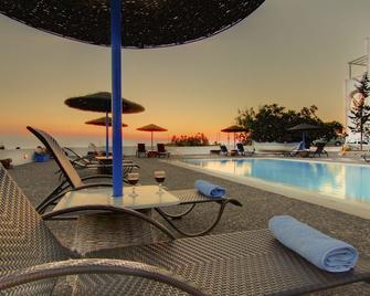 Caldera Romantica - Akrotiri - Pool