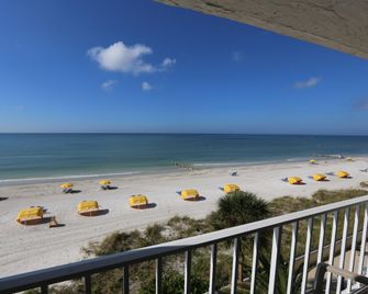 Shoreline Island Resort - Exclusively Adult - Madeira Beach - Strand