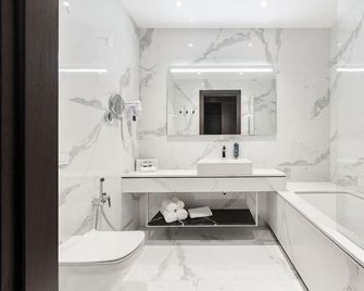 Victoria Hotel Klaipeda - Klaipėda - Bathroom