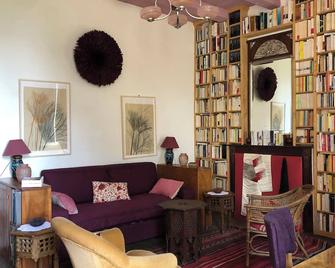 Large Character House - Casabianca - Sala de estar