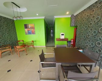 OYO 90249 Euro Hotel (Klang) - Klang - Recepción