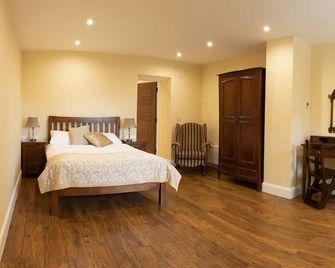 Heather House - Laragh