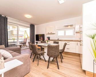 Relax Apartments - Novalja - Essbereich