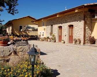 Il Giardino Del Sole - Agnone Bagni - Patio