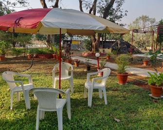 5 Acre 3bhk Farmstay @karjat - Matheran - Patio