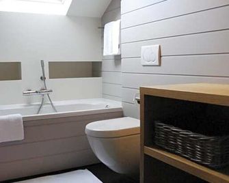 B&B Villa Des Roses - Hasselt - Bathroom