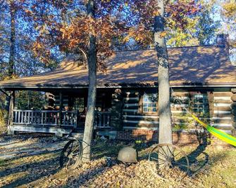 Private Logcabin All To Yourself With Lake View - Hermann - Outdoors view