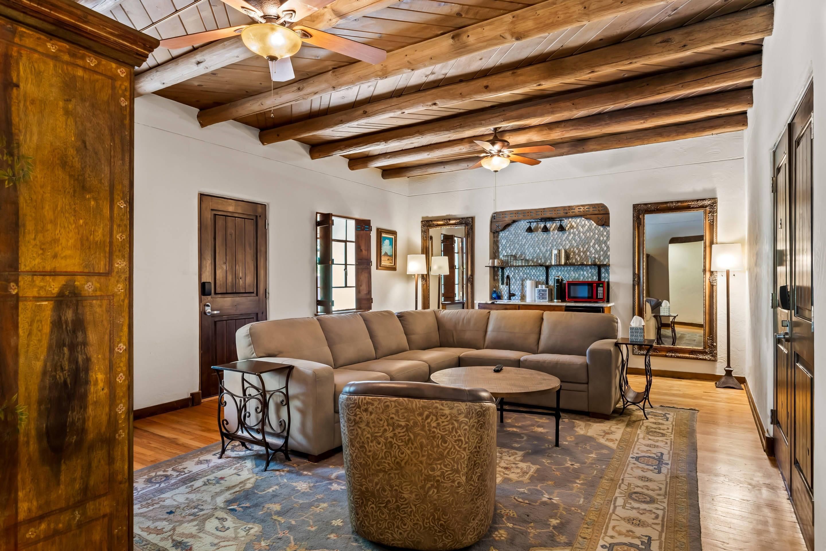 كاساس دي سوينوس أولد تاون هيستوريك إن ، آن أسيند كوليكشن هوتل