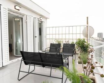 Phaedrus Living: Penthouse Kifisias - Athènes - Balcon