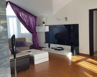 Domador Rooms & Apartments - Bečići - Living room