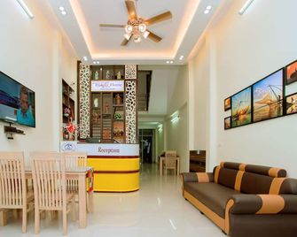 Friendly Home Hotel - Ninh Binh - Front desk