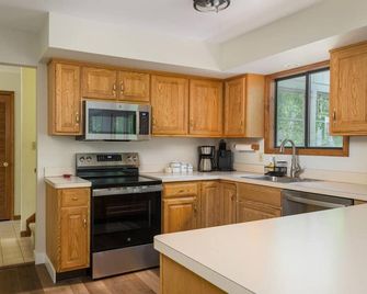 Pocono Escape Style And Serenity - Pocono Pines - Cocina