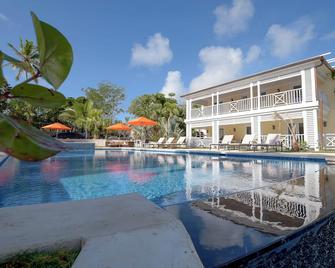 Silk Cotton Villas - Nassau - Basen