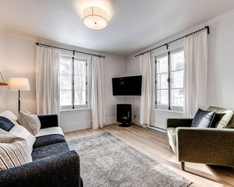 L`Ancestrale-3 Bedrooms-1.5 bathroom - Québec - Salon