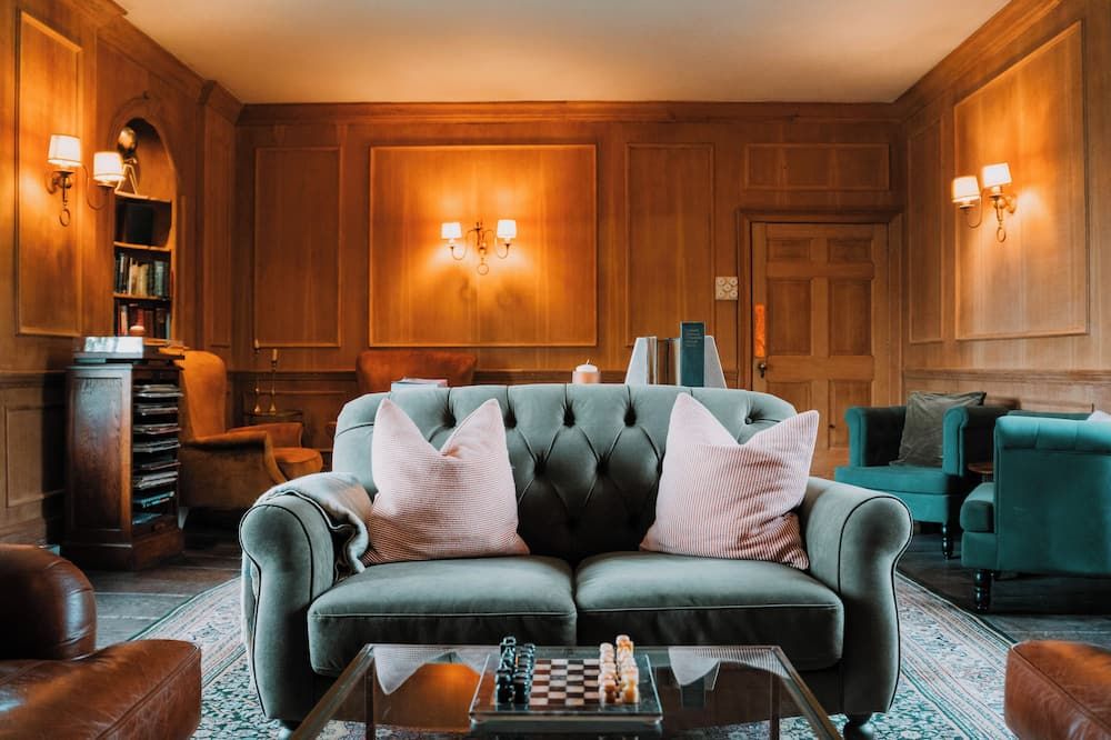 ثري كوكس هوتل - بريكون - ردهة