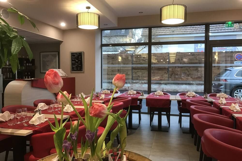 Brit Hotel Brive - בריב לה גייארד - מסעדה