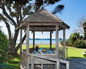 Beachside Bach - Russell - Patio