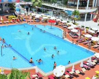 Te Stela Resort & Spa - Tirana - Pileta